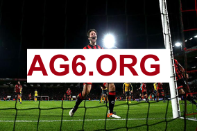 Lowe批东契奇频繁抱怨判罚：每回合都在要哨，已经失控